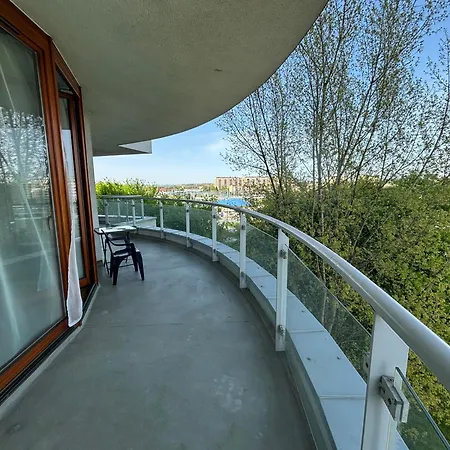 Modern Close To Centre *